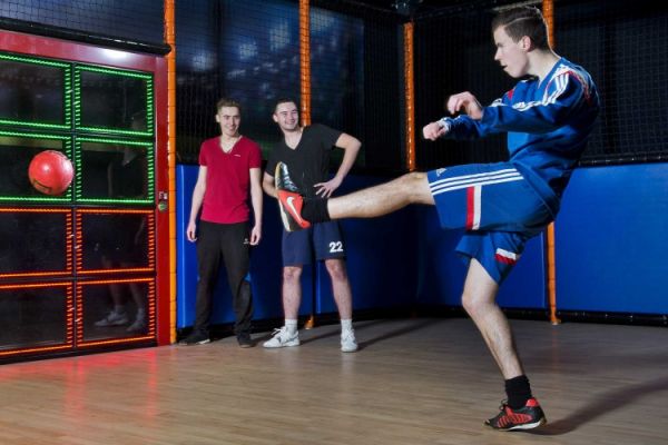 skyzone-speedsoccer-01.800x500x1.jpg