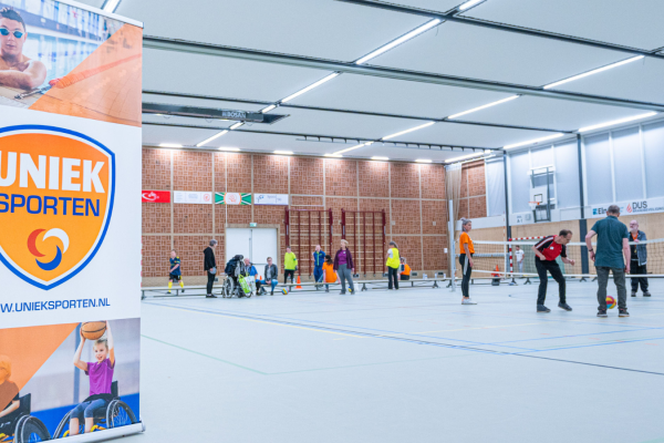 Header Uniek Sporten 1920 x 900.png